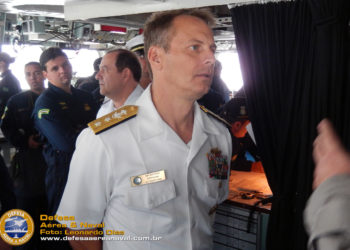 Comandante da 4ª Frota dos EUA, CA Don D. Gabrielson