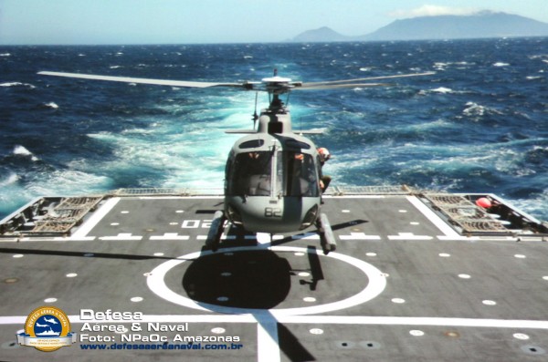 UH-12 N-7082 realizando o 1º pouso a bordo