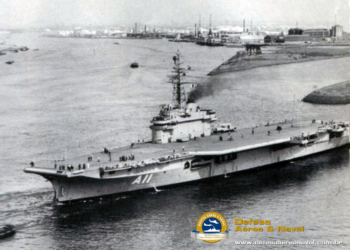 NAeL Minas Gerais (A-11) deixando o porto de Rotterdam