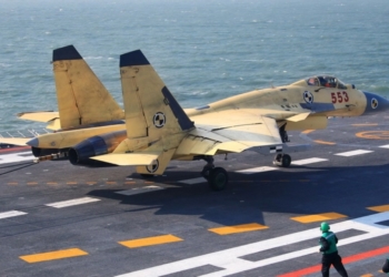 J-15 operando a partir do Liaoning