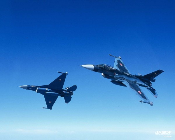Mitsubishi-F-2-foto-via-JASDF
