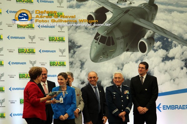 Recebimento maquete KC-390