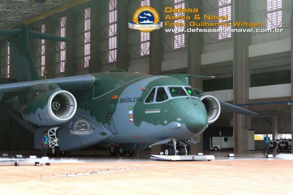 KC390_rollout_15