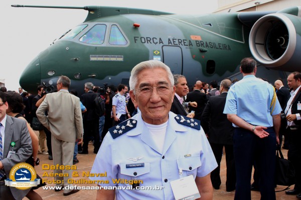 KC390_rollout_30