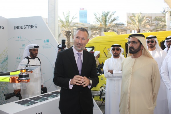 Indra_His Highness at Indra stand with Alex Moya Director Indra UAE_002