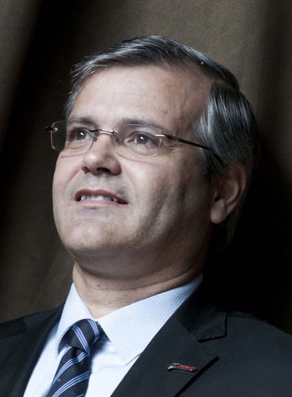 Data: 03/06/2015     Editoria: Empresas Reporter: Eduardo Laguna Local: Sao Paulo, SP. Pauta: Novo presidente da FPT  para America Latina. Setor: automotivo Tags: arvores, cortina, vidro, porta, janela, verde, escada, luminaria. Personagem: Marco Aurelio Rangel,  presidente da FPT na America Latina, fotografado durante coletiva  de imprensa no Restaurante Praca Sao Lourenco em Sao Paulo. Foto: Silvia Costanti / Valor