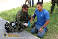 Refugiado passando pela triagem Unitas-Amphibious-2015-98