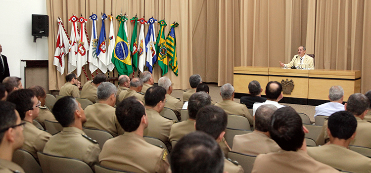 Ministro debateu desafios do setor e a inserção do Brasil no cenário internacional