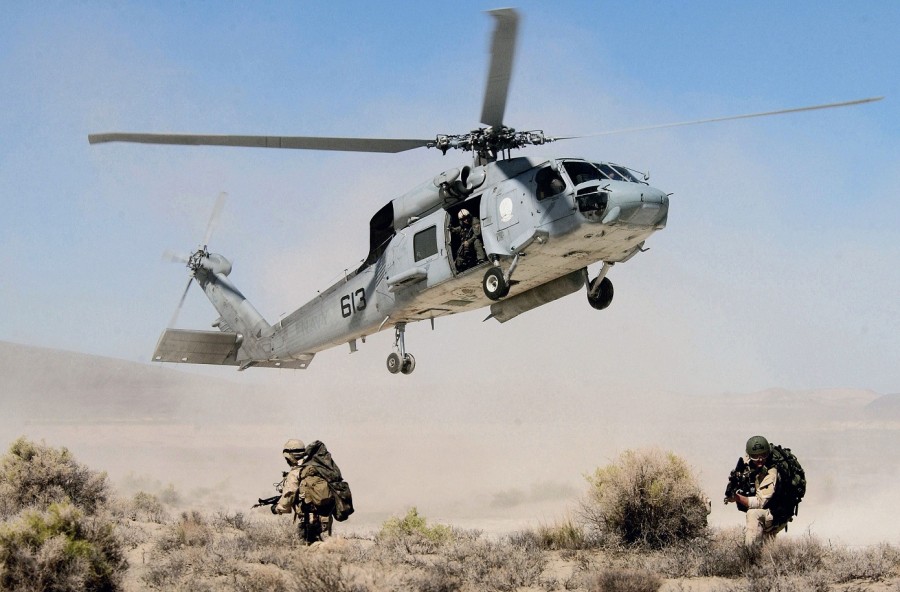 seals-seahawk-takeoff-hr
