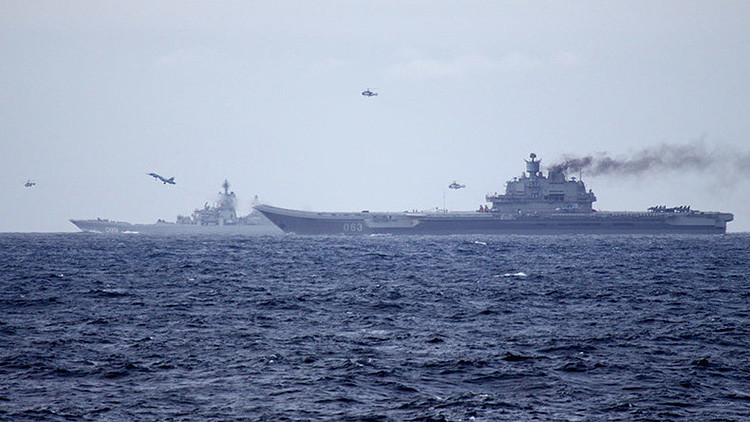 Porta aviões Admiral Kuznetsov porta-aviões e o crusador Piotr Veliki AFP