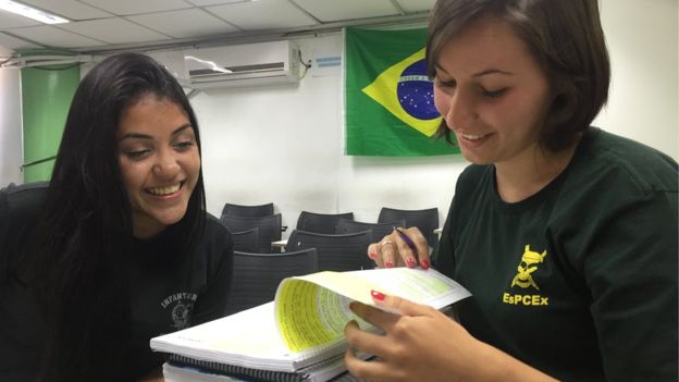 _92598037_andressa_isabela
