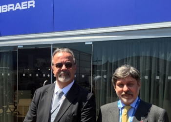 O embaixador do Brasil na França, Paulo Cesar de Oliveira Campos, acompanhou o ministro durante a visita à feira internacional