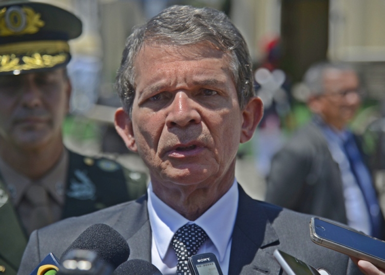 Rio de Janeiro - O ministro interino da Defesa, General Joaquim Silva e Luna durante entrega medalhas de Mérito Desportivo Militar no Comando-Geral do Corpo de Fuzileiros Navais (Tomaz Silva/Agência Brasil)