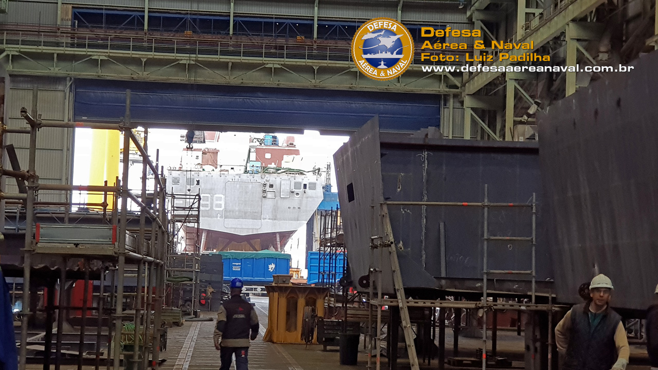 Área de junção e início da construção dos módulos dos navios
