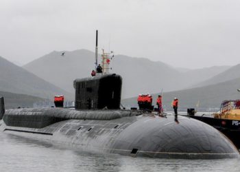 K-550 Alexander Nevsky Submarino russo de mísseis balísticos nucleares da quarta geração da classe Borei. (Fonte da imagem MoD russo)