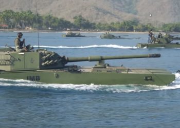 Carro de Combate Leve Anfíbio ZTD05 de origem chinesa