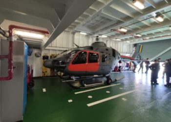 Aeronave UH-17 hangarada no NPo Alte Maximiano.