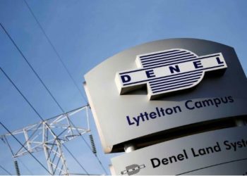 O logotipo da empresa Denel é visto na entrada de suas divisões de negócios em Pretória, África do Sul. Foto Siphiwe Sibeko