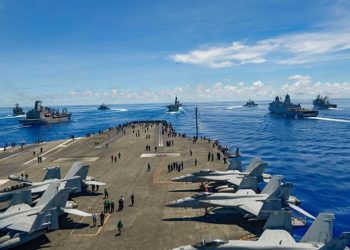 A Marinha quer dobrar seu número de submarinos como parte de um plano de modernização para construir mais de 500 navios até 2045 para manter uma vantagem competitiva contra outras potências navais, como China e Rússia, disse o secretário de Defesa Mark Esper na terça-feira. OSWALD FELIX JR / US Navy