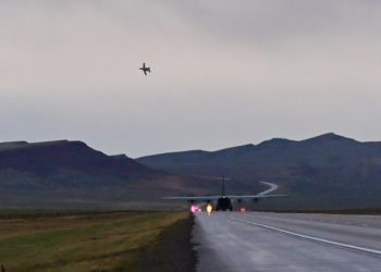C-130J pousado numa rpodovia no Wyoming - FOTO: Maj. Ashley Walker