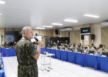 Gen Furlan (Cmt Militar da Amazônia) fala durante a conferência (Foto: US Army South)