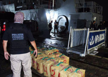 A droga foi descarrega por militares do NPa “Macau” e
policiais federais na Base Naval de Natal