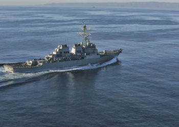 USS Fitzgerald chegando a Base naval de Yokosuka no Japão. Foto de 22/01/2022