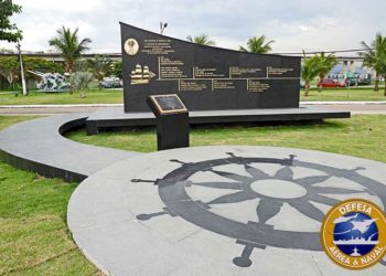 Monumento alusivo aos 200 anos da Esquadra na BNRJ