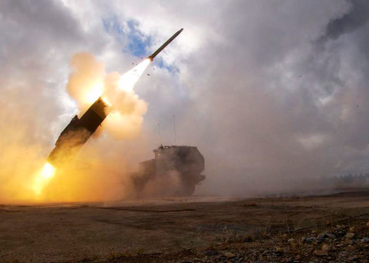HIMARS do 3º Batalhão, 321º Regimento de Artilharia de Campanha - Foto Devin Klecan/U.S. Army