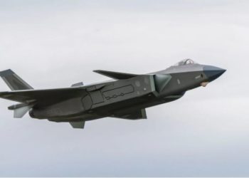 Caça chinês J-20 da PLAAF - Foto: Yang Kunye/VCG via Getty Images