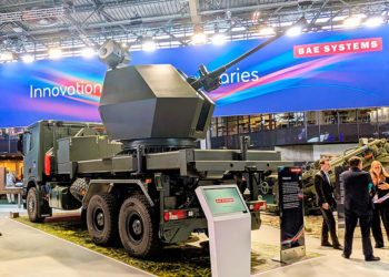 Tridon Mk2 da BAE Systems com canhão Bofors 40 MK4 - Foto: P Felstead