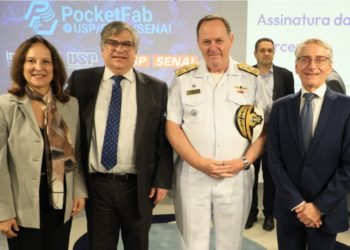 Profa. Dra. Liedi Légi Bariani Bernucci, futura Vice-Reitora da USP; 
Prof. Dr. Carlotti, Reitor da USP; Almirante de Esquadra Rabello;
Prof. Dr. Aluísio Segurado, futuro Reitor da USP