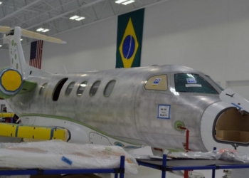 Embraer tem montagem final dos modelos executivo Legacy e Phenom nos EUA (Foto: Arthur Costa/ G1)