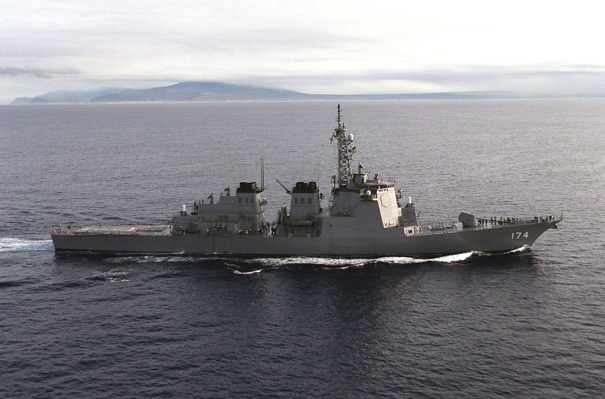 Starboard beam view of the Japanese Maritime Self Defense Force ship JDS KIRISHIMA (DDG-174) as she returns to Hawaii at the end of exercise RIMPAC '98.
