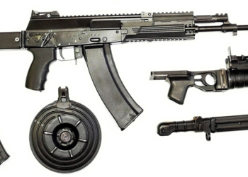 1295668 29.12.2011 Новый автомат Калашникова АК-12 образца 2012 года, разработанный концерном ОАО "НПО "Ижмаш". (Фото предоставлено ОАО "НПО "Ижмаш")./РИА Новости